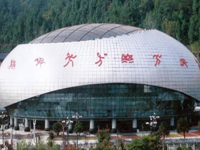 长宁体育中心球形网架加工安装